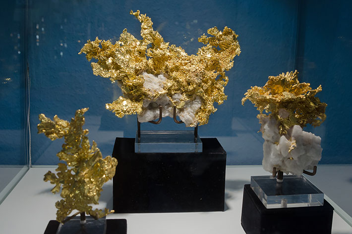 Native gold specimens from Eagle's Nest Mine, California, USA