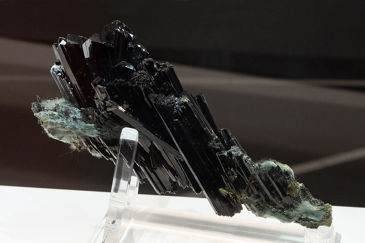 dark epidote crystals from the Knappenwand, Austria