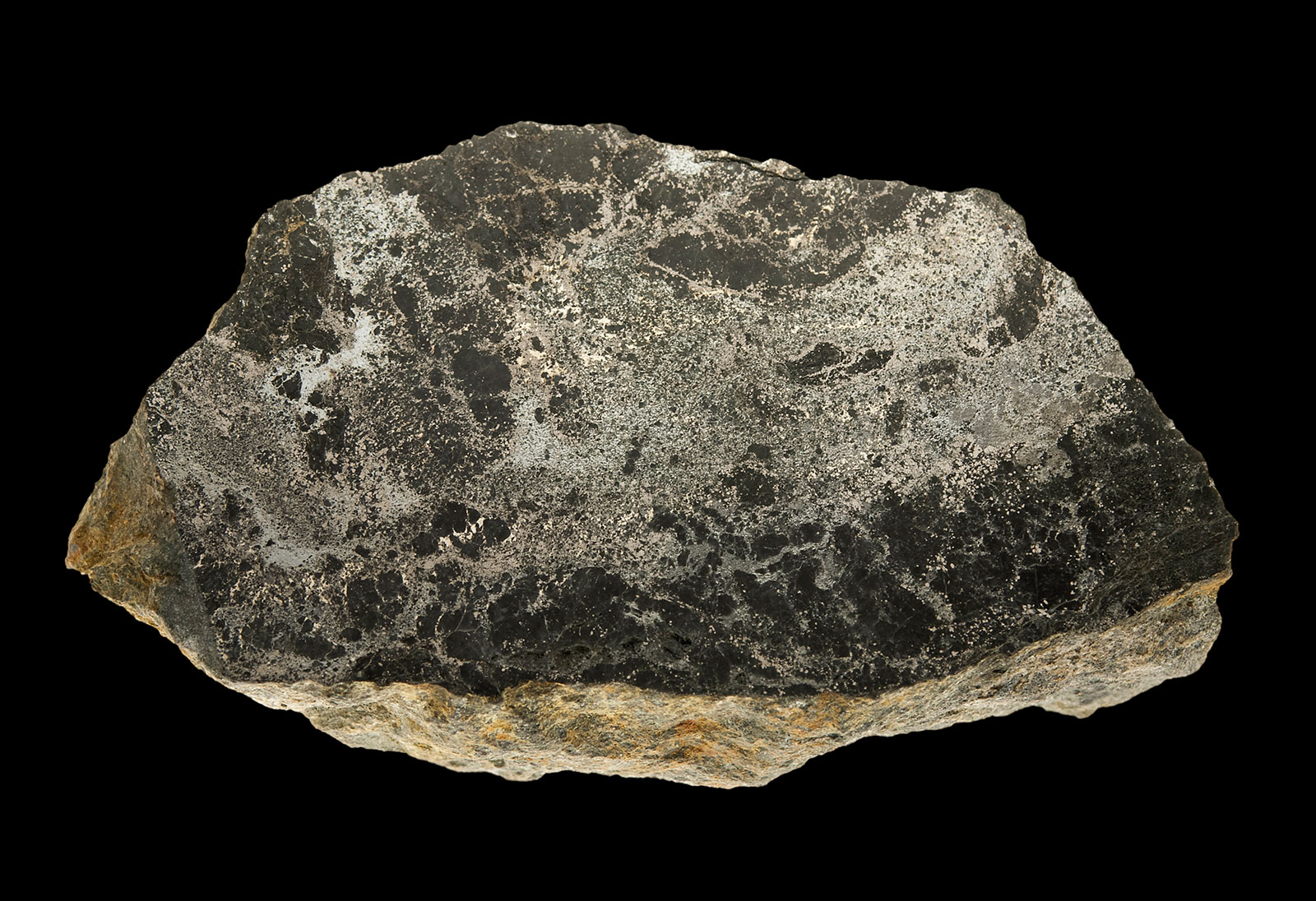 Native Antimony – Mineral Properties, Photos and Occurrence