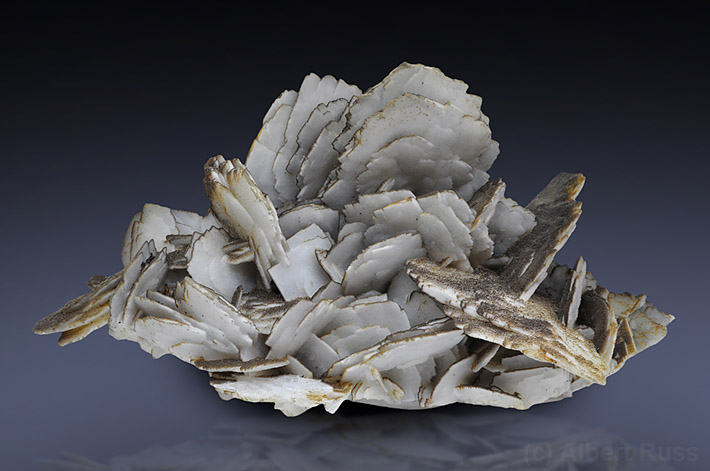 cluster of white tabular baryte crystals