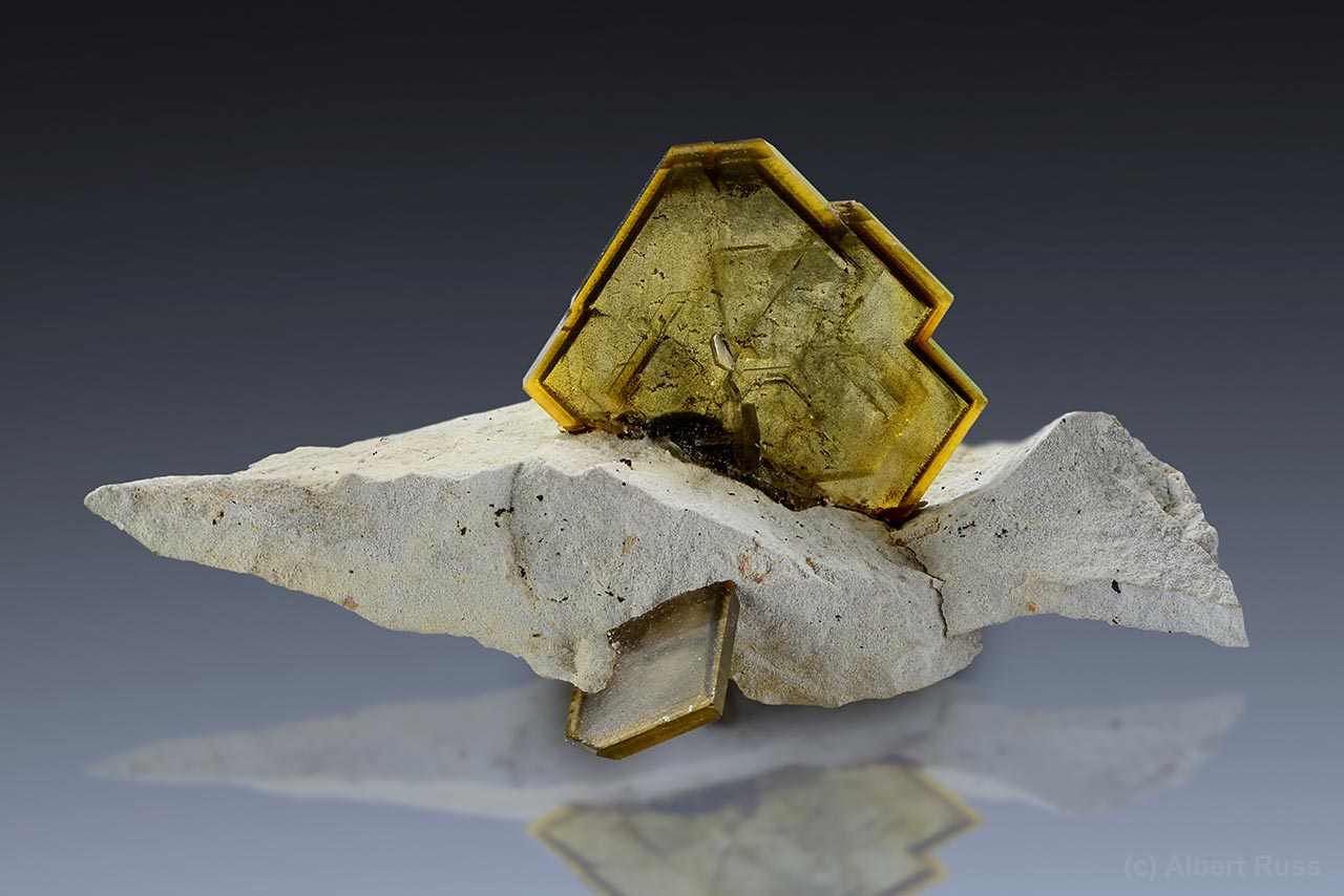Yellow baryte crystal on matrix from Miraflores Mine, Huanuco province, Peru