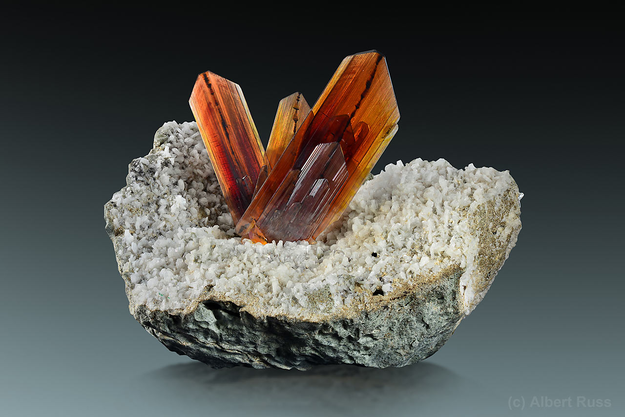 Brookite crystals on the albite from Khârân District, Balochistan province, Pakistan