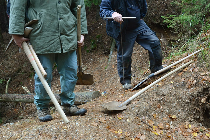 Tips from the pros: tools and supplies for mineral collecting in