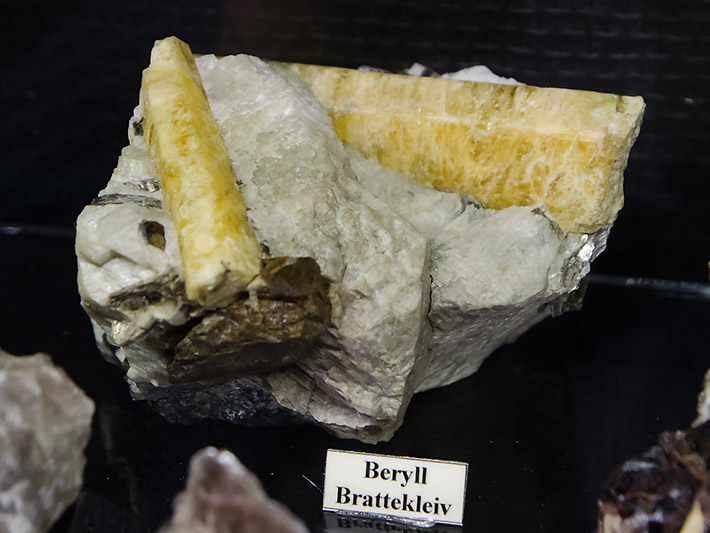 Yellow beryl from Brattekleiv pegmatite, Norway