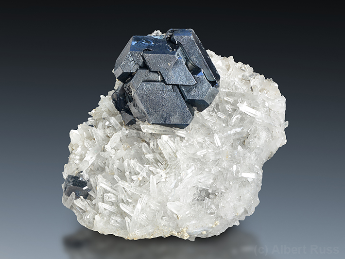 Galena – Mineral Properties, Photos and Occurrence