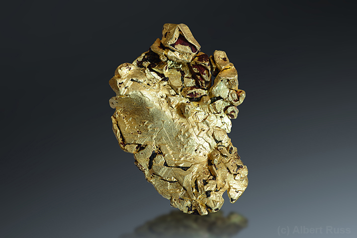 Natural crystallized gold from Mt. Kare, Papua-New Guinea