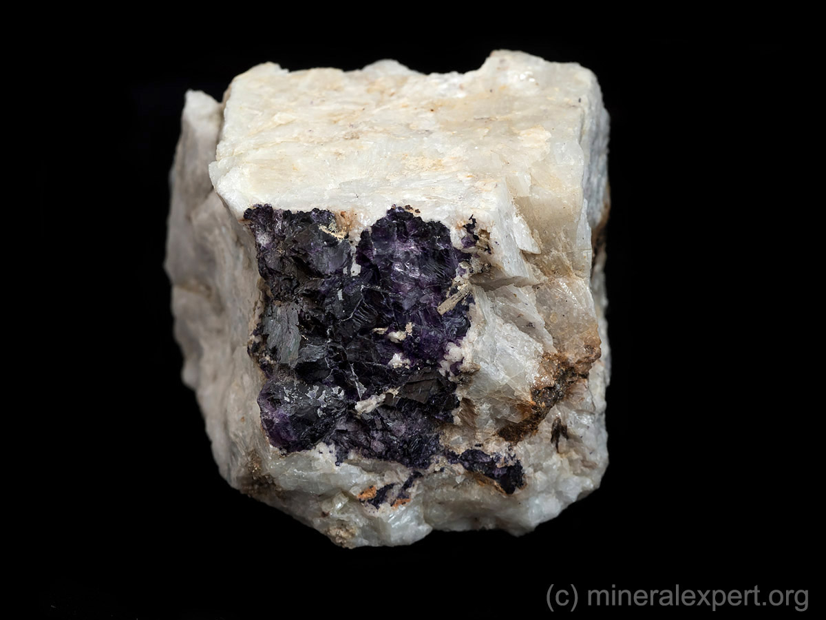 Purple fluorite with REE-minerals from Høydalen pegmatite , Norway