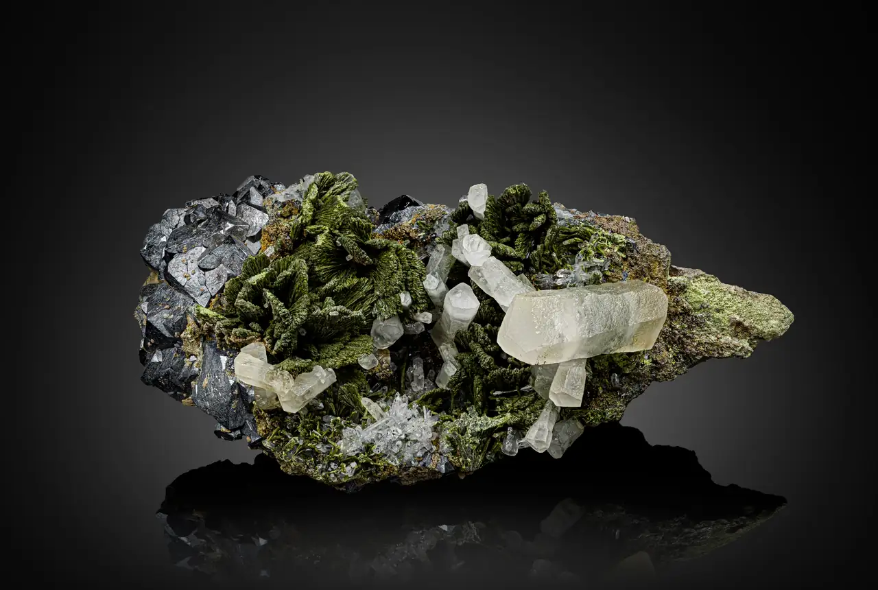 Green Epidote with magnetite, calcite and quartz from Dashkesan Co-Fe deposit, Azerbaijan