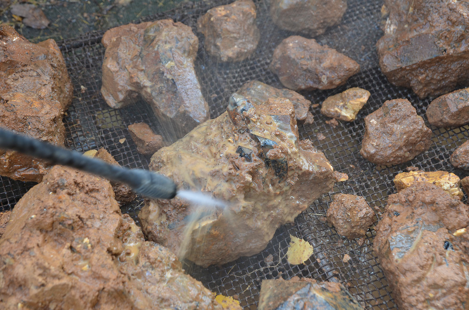 How to Clean Mineral Specimens?