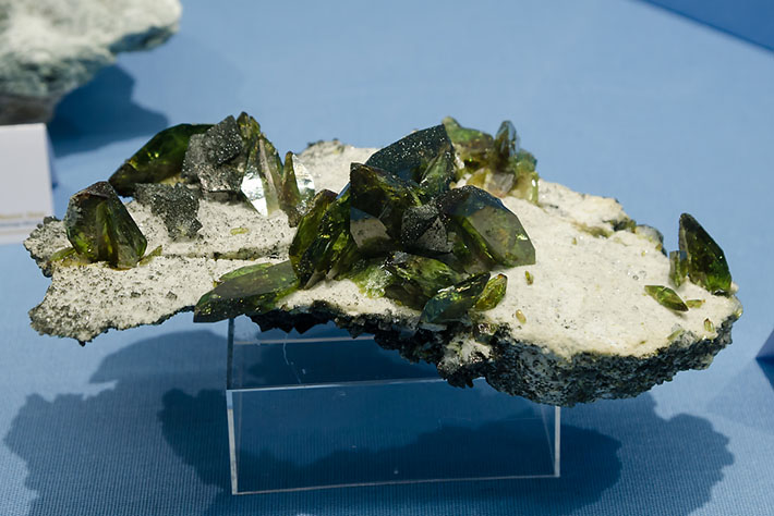 Titanite crystals on albite from Habachtal, Austria