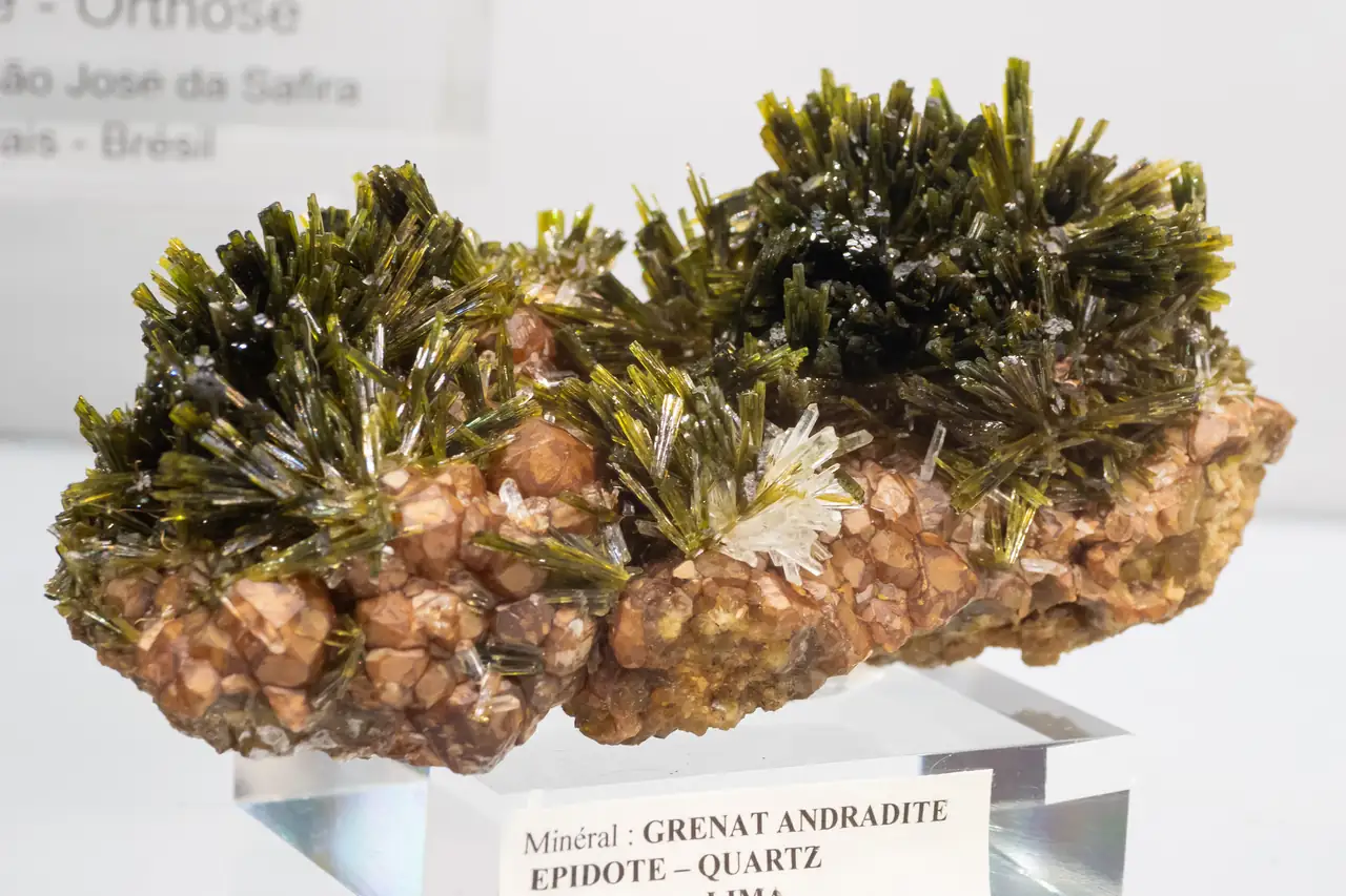 Andradite and epidote from Lima, Peru