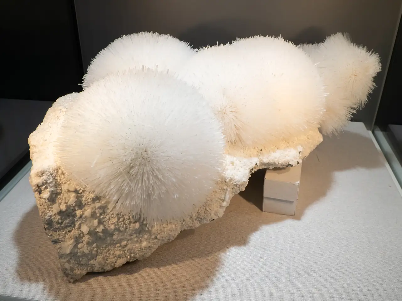 Excellent and huge sprays of white mesolite crystals from India