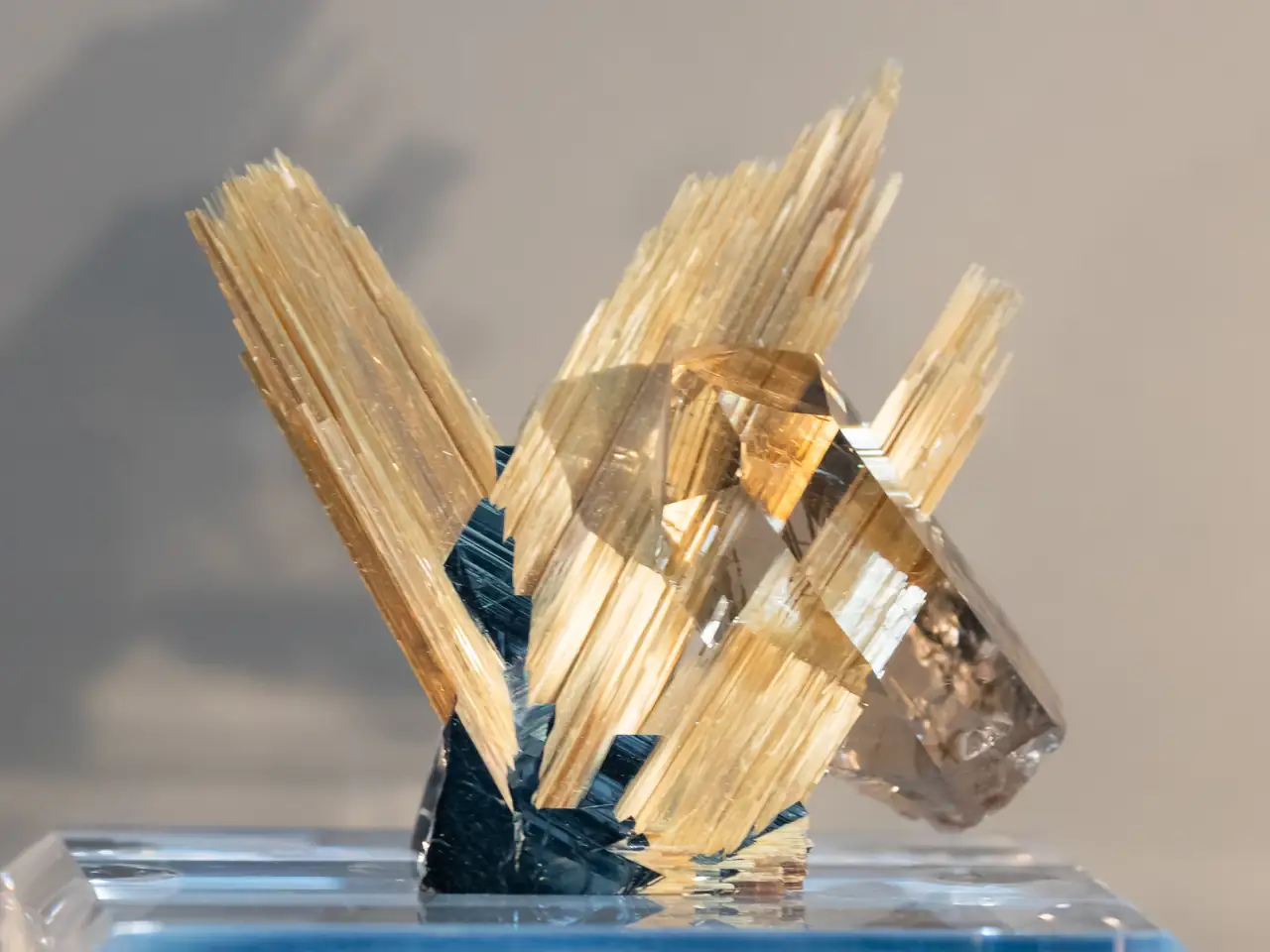 Cluster of rutile, hematite, and quartz from Novo Horizonte, Bahia, Brazil