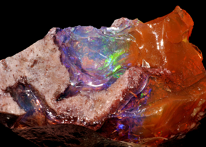 Fire opal with play of colors from Mexico