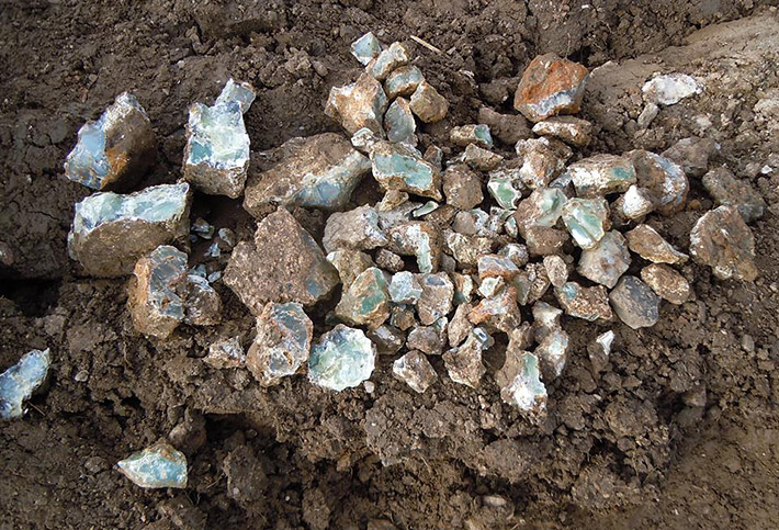 Freshly found opal nodules