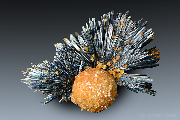 Stibnita crystals on siderite from Romania