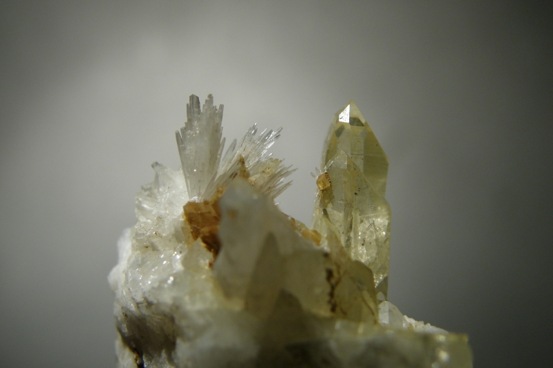 Aragonite, Quartz (var. Rock Crystal), Magnesite