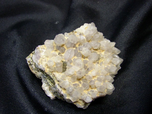 Quartz (var. Amethyst), Chalcopyrite