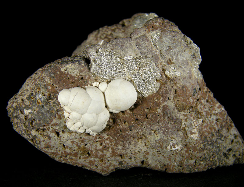 Fluorapatite, Opal (var. Hyalite)
