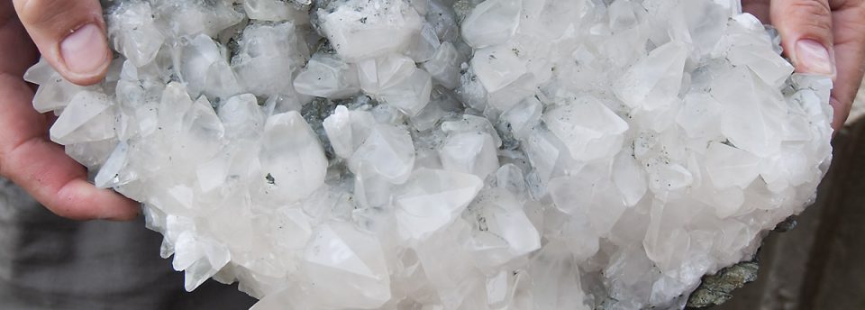 Calcite - Mineral Properties, Photos and Occurence