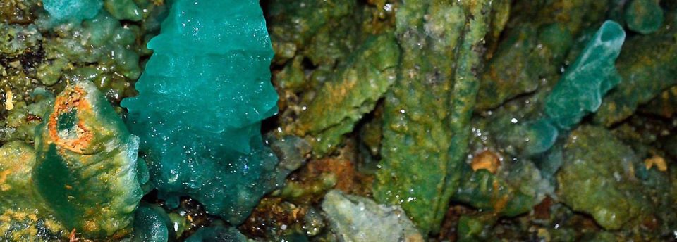 Melanterite (iron II sulfate) - Properties, Photos and Occurence