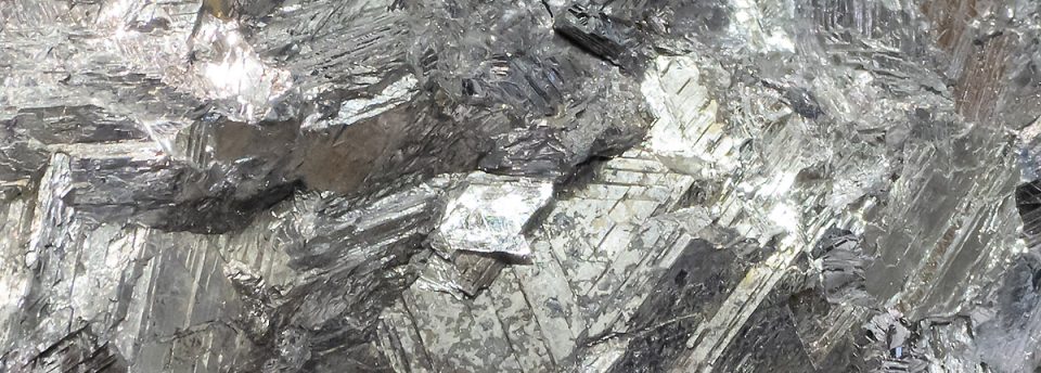 Native Antimony – Mineral Properties, Photos and Occurrence