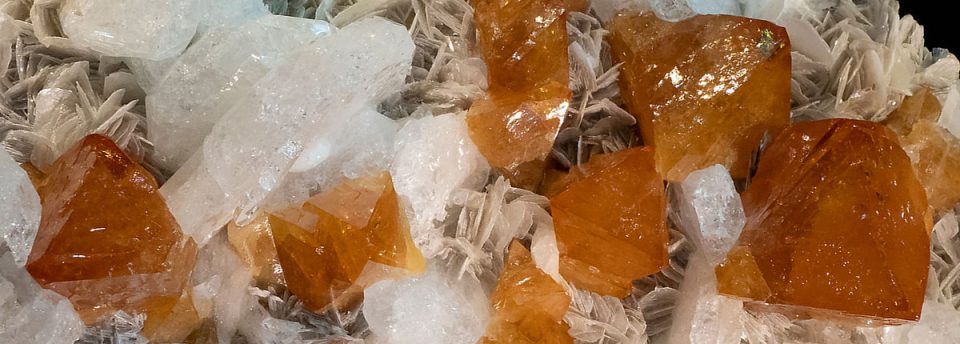 Scheelite – Mineral Properties, Photos and Occurrence