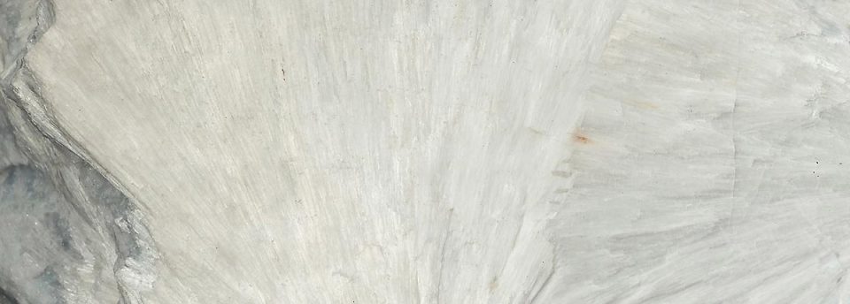Wollastonite – Mineral Properties, Photos and Occurrence