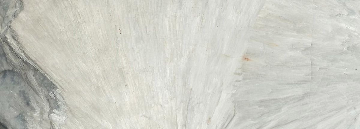 Wollastonite – Mineral Properties, Photos and Occurrence
