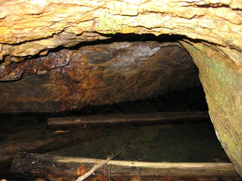 Mineral locality Zlatá Baňa, Slovakia