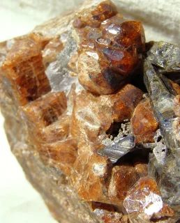 Grossular (var. hessonite), Vesuvianite