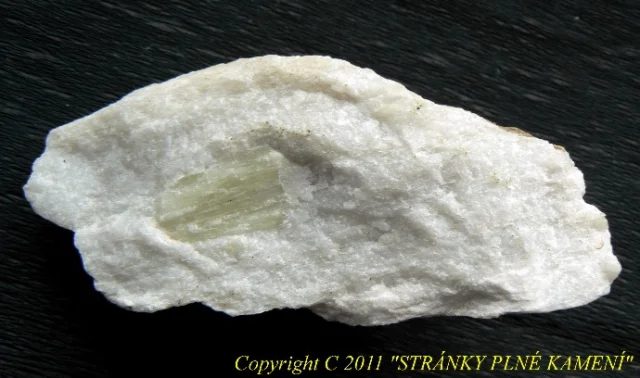 Mineral photo of Diopside from locality Prosetín, Czech Republic