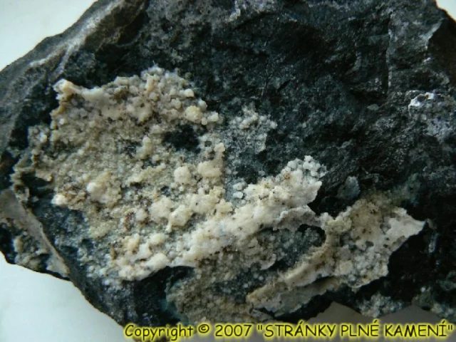 Hydromagnesite