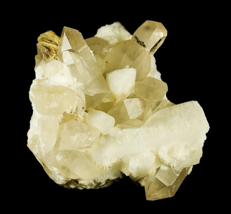 Mineral photo of Albite, Quartz, Topaz from locality Gaoligong Mt., Yunnan Province, China