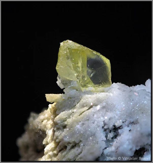 Mineral photo of Titanite from locality Shigar District, Gilgit-Baltistan, Pakistan