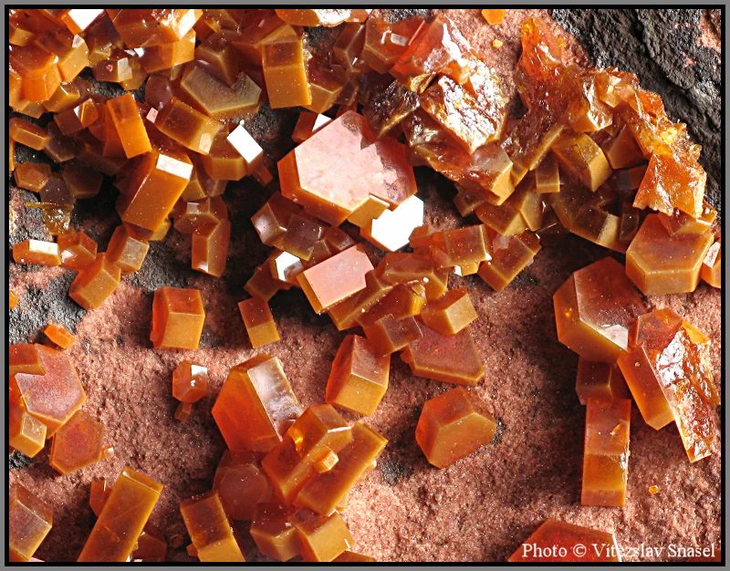 Mineral photo of Vanadinite from locality Mibladen, Morocco