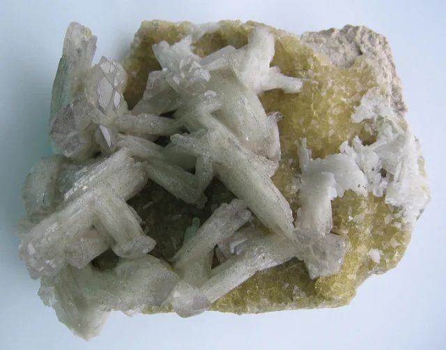 Mineral photo of Baryte, Fluorite from locality Běstvina, Czech Republic