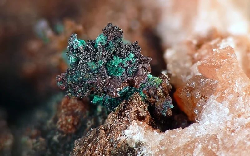 Brochantite, Cuprite