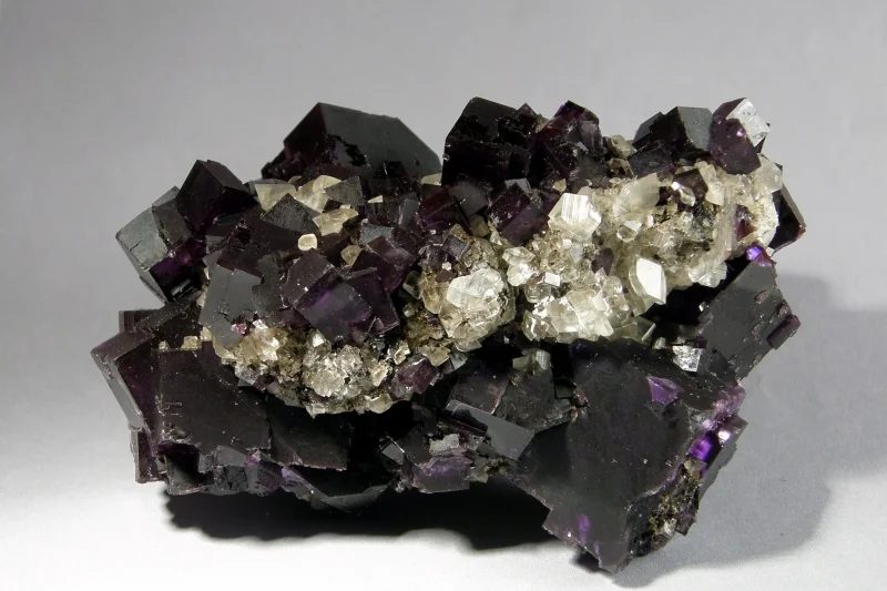 Mineral photo of Fluorite from locality Rosiclare, United States of America
