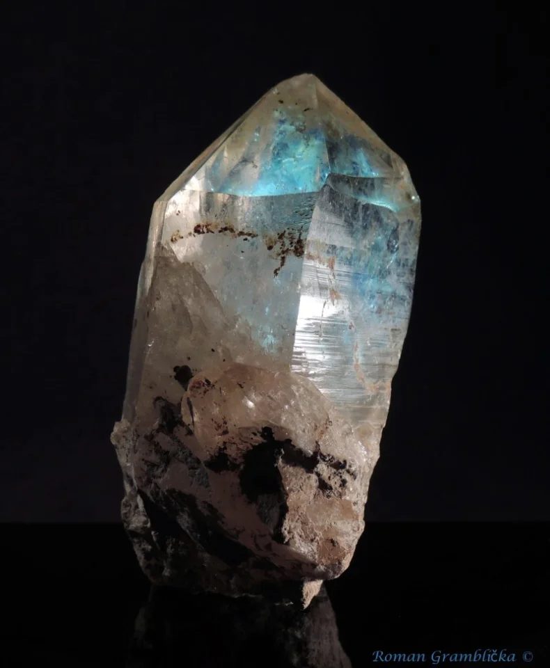 Mineral photo of Quartz from locality Veľký Klíž, Tríbeč, Slovakia