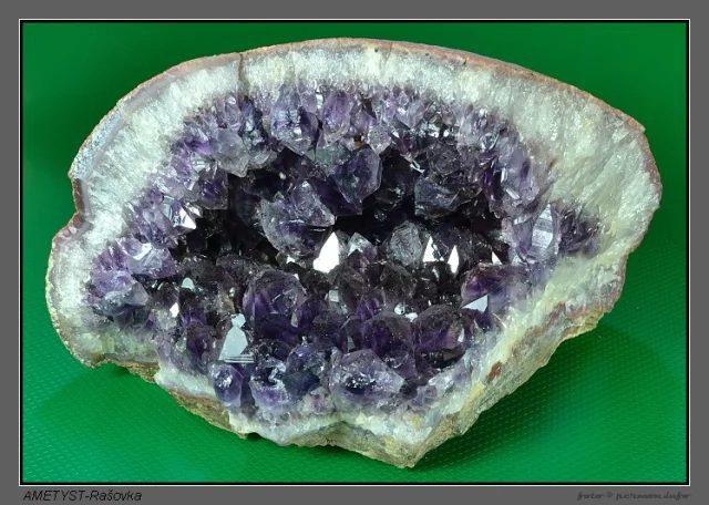 Quartz (var. amethyst)