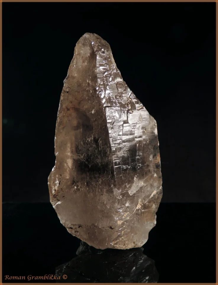 Mineral photo of Quartz (var. smoky) from locality Klenovec, Slovenské rudohorie, Slovakia