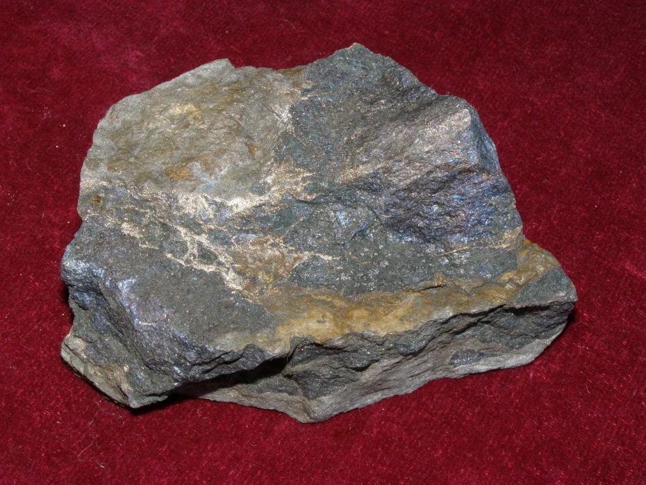Berthierite, Gudmundite