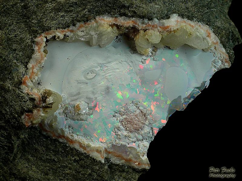 Mineral photo of Opal from locality Mariánská skála, Ustí nad Labem, Czech Republic