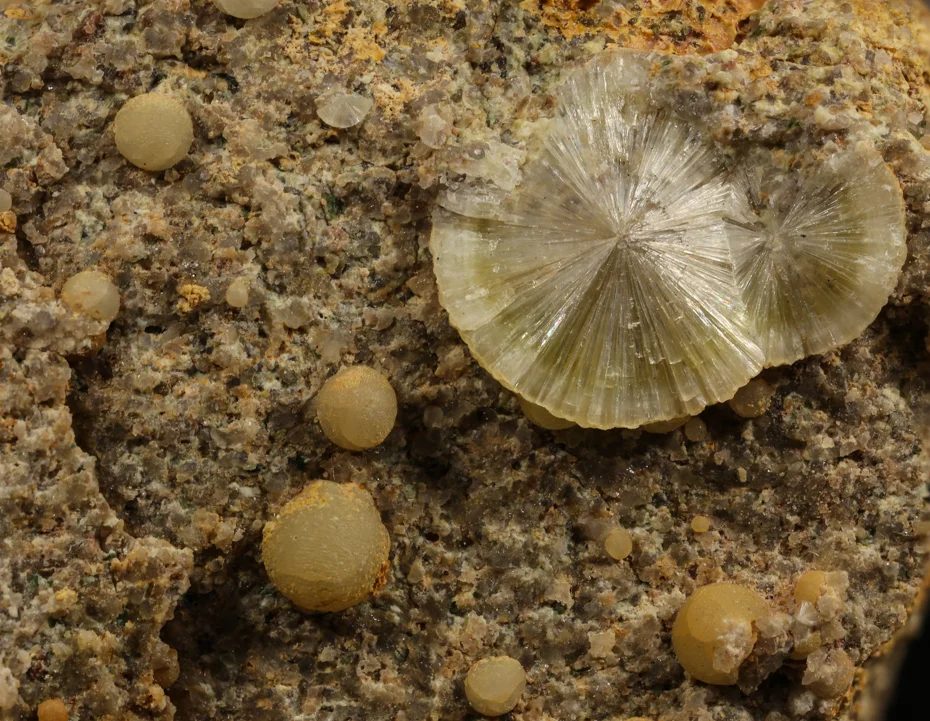 Wavellite