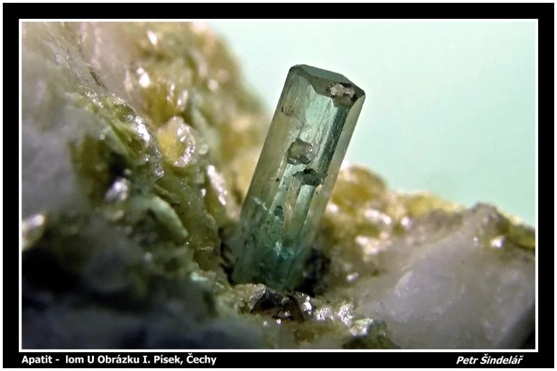 Mineral photo of Fluorapatite from locality Obrázek I. Písek, Czech Republic