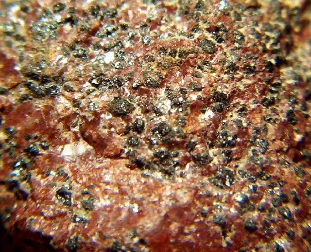 Chromite, Opal