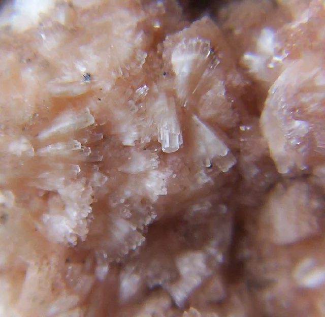 Heulandite-(Ca)
