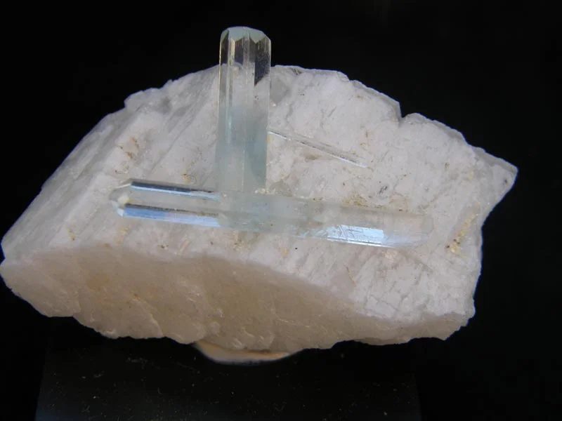Mineral photo of Albite, Beryl (var. aquamarine) from locality Shigar District, Gilgit-Baltistan, Pakistan