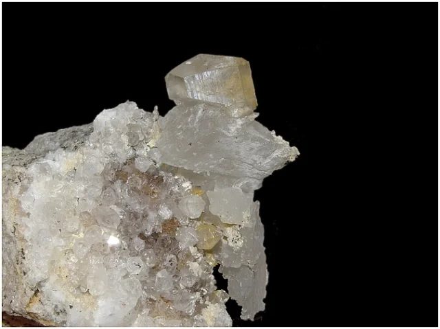 Mineral photo of Calcite from locality Krty, Czech Republic